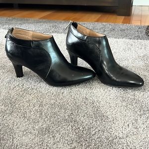 Life Stride comfy system Black Booties. Super comfy. Zipper back w/3 in heel.